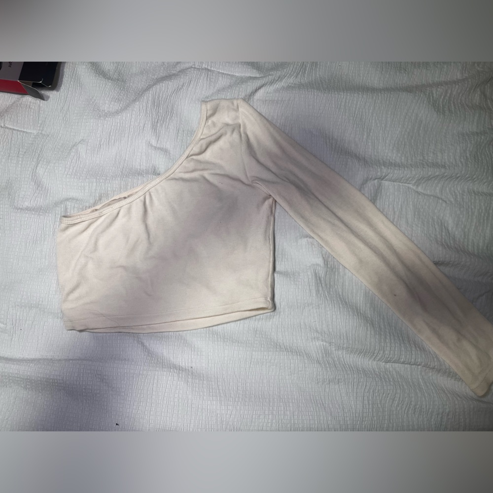 One shoulder long sleeve crop top